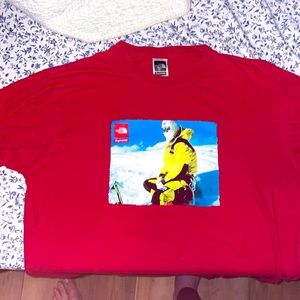 Supreme//Northface colab tee (red)